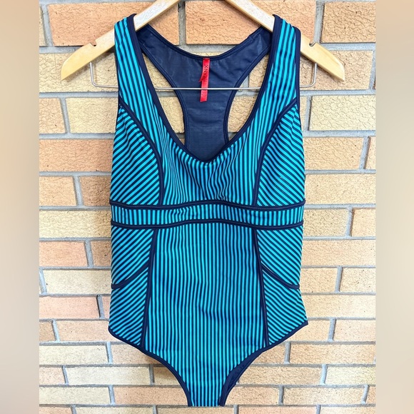 NWT Spanx Hourglass Shaping Swimsuit One Piece Navy Splash Thin Stripe Size 16 - Picture 3 of 6